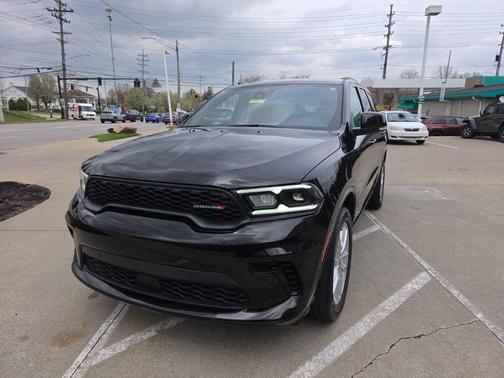 DB Black Crystal Clearcoat 2025 Dodge Durango GT