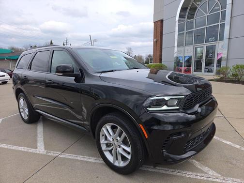 DB Black Crystal Clearcoat 2025 Dodge Durango GT