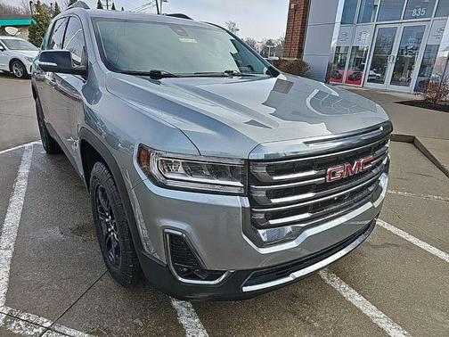 2023 GMC Acadia AT4