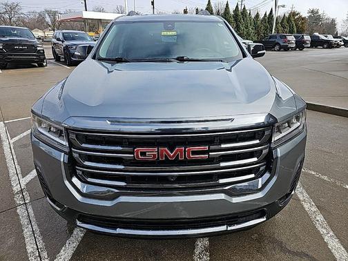2023 GMC Acadia AT4