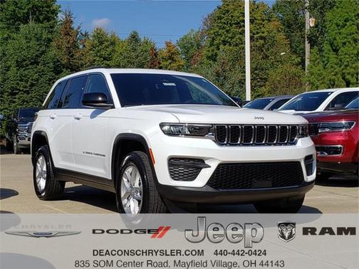 2025 Jeep Grand Cherokee Laredo