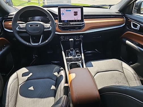 Silver Zynith 2025 Jeep Compass Limited