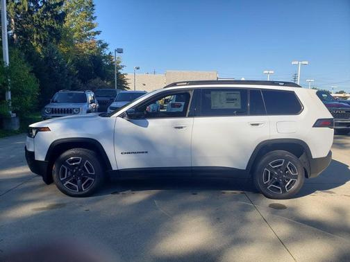 Bright White Clearcoat 2026 Jeep Cherokee LAREDO/LIMITED