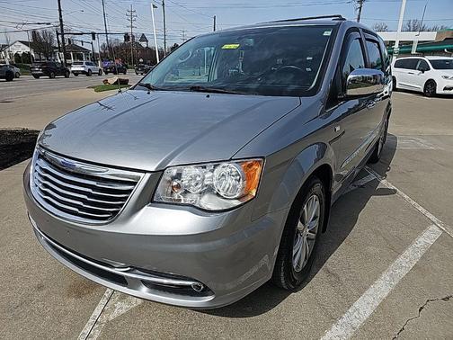 2014 Chrysler Town & Country Touring-L