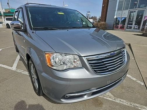 2014 Chrysler Town & Country Touring-L