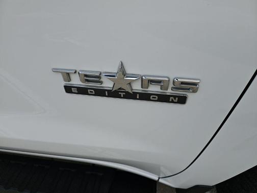 Summit White 2019 Chevrolet Silverado 1500 LT