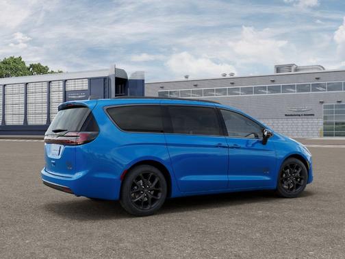 Hydro Blue Pearl 2027 Chrysler Pacifica SELECT