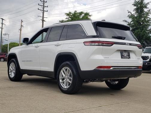 2025 Jeep Grand Cherokee Laredo