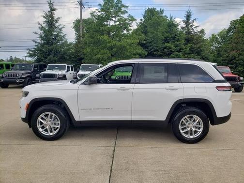2025 Jeep Grand Cherokee Laredo