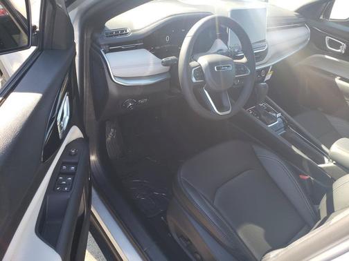 Silver Zynith 2026 Jeep Compass Limited