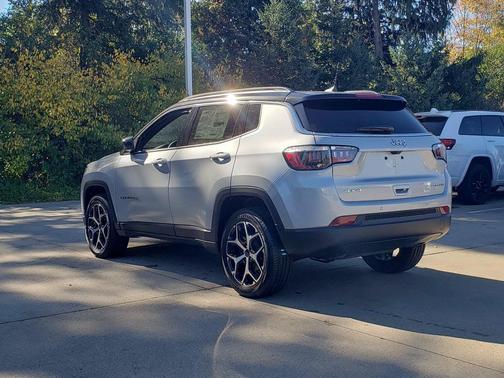 Silver Zynith 2026 Jeep Compass Limited