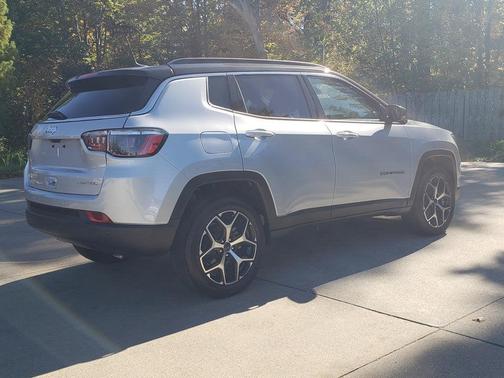 Silver Zynith 2026 Jeep Compass Limited