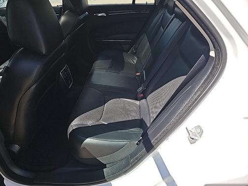 2015 Chrysler 300C Base