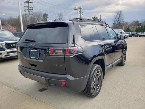 Diamond Black 2026 Jeep Cherokee LAREDO/LIMITED