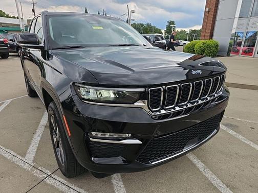 Diamond Black 2023 Jeep Grand Cherokee 4xe Base