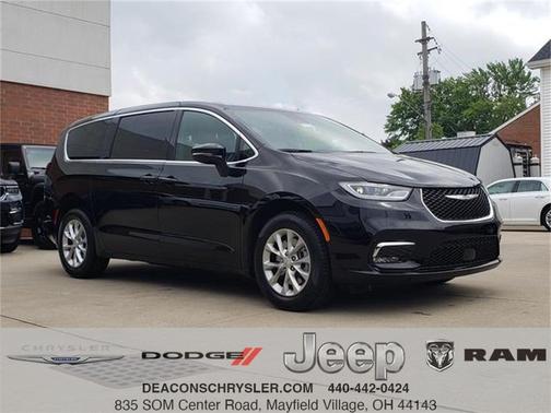2025 Chrysler Pacifica Select