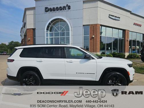 Bright White Clearcoat 2025 Jeep Grand Cherokee L Laredo