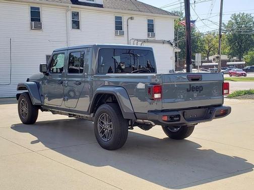 2025 Jeep Gladiator Sport