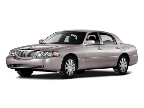 Tan 2009 Lincoln Town Car Signature Limited