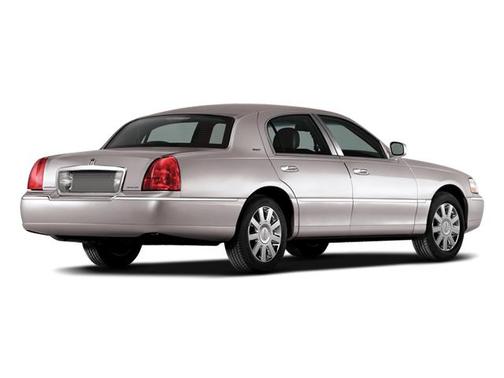 Tan 2009 Lincoln Town Car Signature Limited