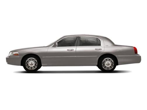 Tan 2009 Lincoln Town Car Signature Limited