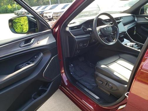 2025 Jeep Grand Cherokee Overland