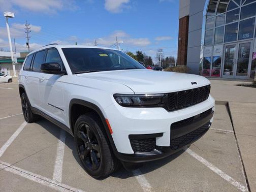 Bright White Clearcoat 2024 Jeep Grand Cherokee L Laredo