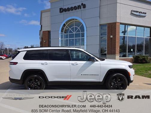 Bright White Clearcoat 2024 Jeep Grand Cherokee L Laredo