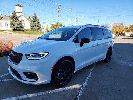 2025 Chrysler Pacifica Limited