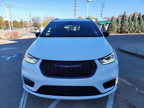 2025 Chrysler Pacifica Limited