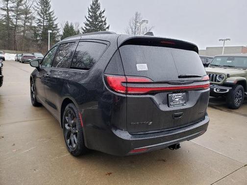 2026 Chrysler Pacifica Limited