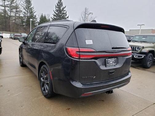 2026 Chrysler Pacifica Limited
