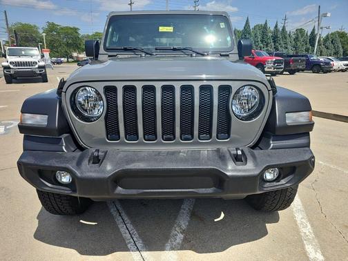Sting Gray Clearcoat 2021 Jeep Wrangler Unlimited Sport Altitude