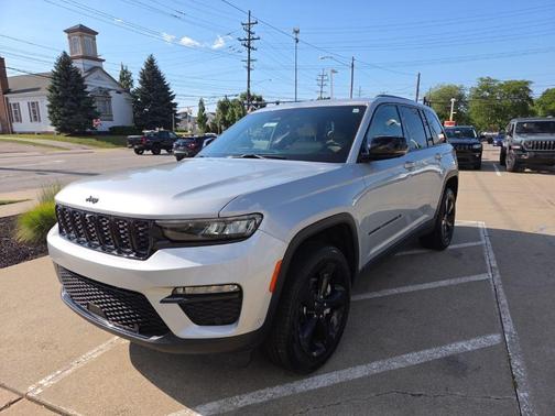 Silver Zynith 2024 Jeep Grand Cherokee Limited