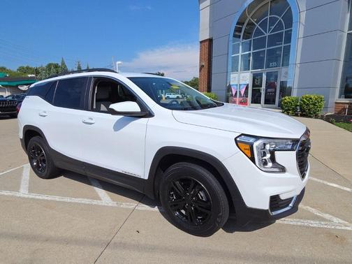 Summit White 2022 GMC Terrain SLE