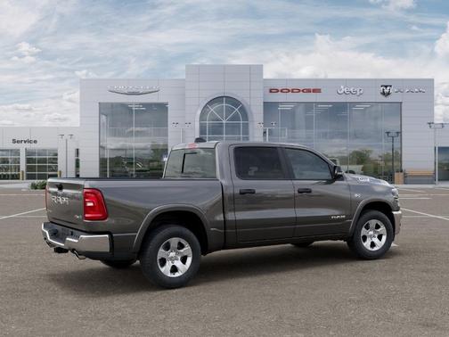 Granite Crystal Clearcoat Metallic 2026 RAM 1500 Big Horn/Lone Star