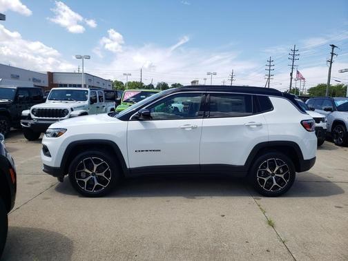 Bright White Clearcoat 2026 Jeep Compass Limited
