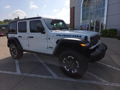 Bright White Clearcoat 2025 Jeep Wrangler 4xe Rubicon