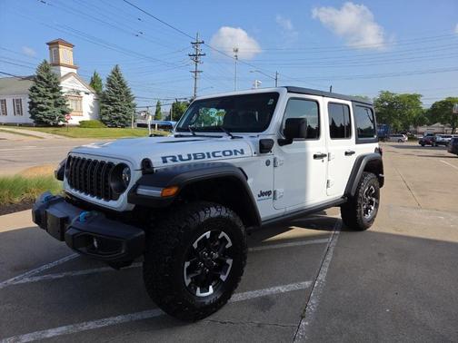 Bright White Clearcoat 2025 Jeep Wrangler 4xe Rubicon
