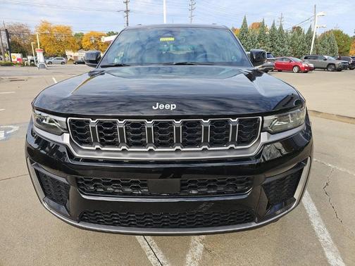 Diamond Black 2026 Jeep Grand Cherokee L Limited 4x4