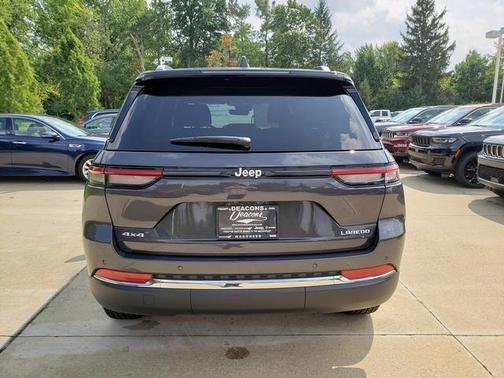 2025 Jeep Grand Cherokee Laredo