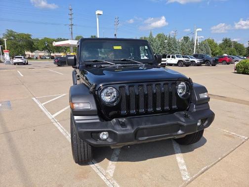 Black Clearcoat 2020 Jeep Wrangler Unlimited Sport Altitude