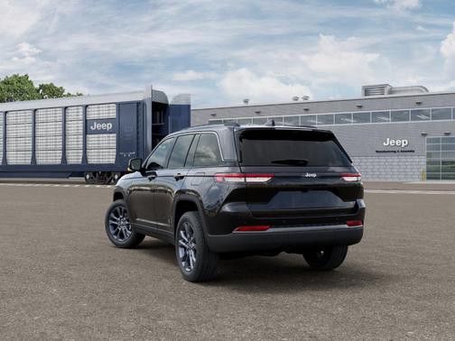 Diamond Black 2026 Jeep Grand Cherokee Limited