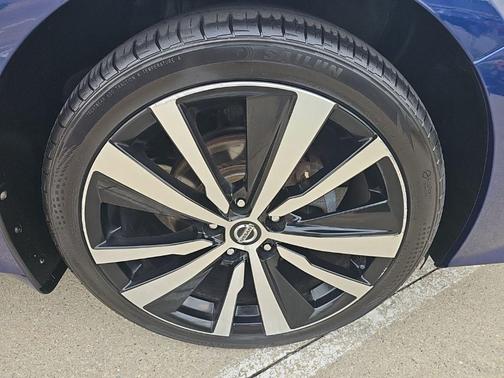 Gray 2019 Nissan Altima 2.5 SR