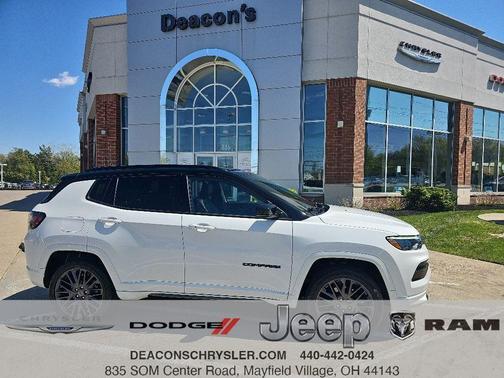 Bright White Clearcoat 2023 Jeep Compass Altitude
