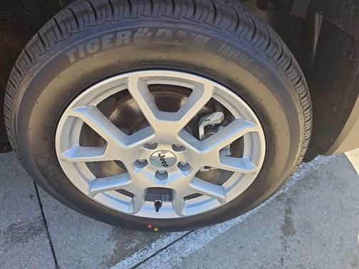 Colorado Red Clearcoat 2022 Jeep Renegade Latitude