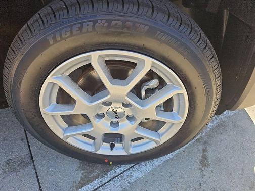Colorado Red Clearcoat 2022 Jeep Renegade Latitude