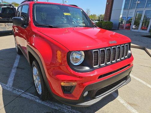 Colorado Red Clearcoat 2022 Jeep Renegade Latitude