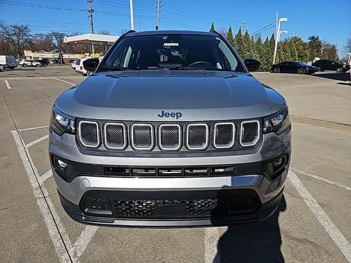 2022 Jeep Compass Latitude Lux