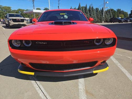 Go Mango! 2021 Dodge Challenger R/T